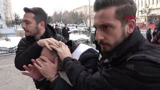 Download lagu Film gibi operasyonla yakalanan uyuşturucu baronu adliyede Film gibi operasyonla yakalanan uyuşturucu baronu adliyede