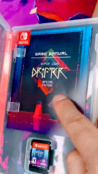 What's in the Hyper Light Drifter Special Edition box?