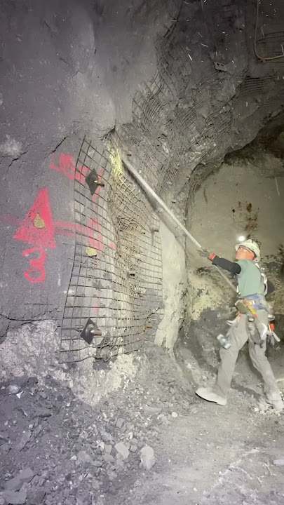 Underground mine scaling #undergroundmining #undergroundmine #undergroundminer #mining #miner #mine