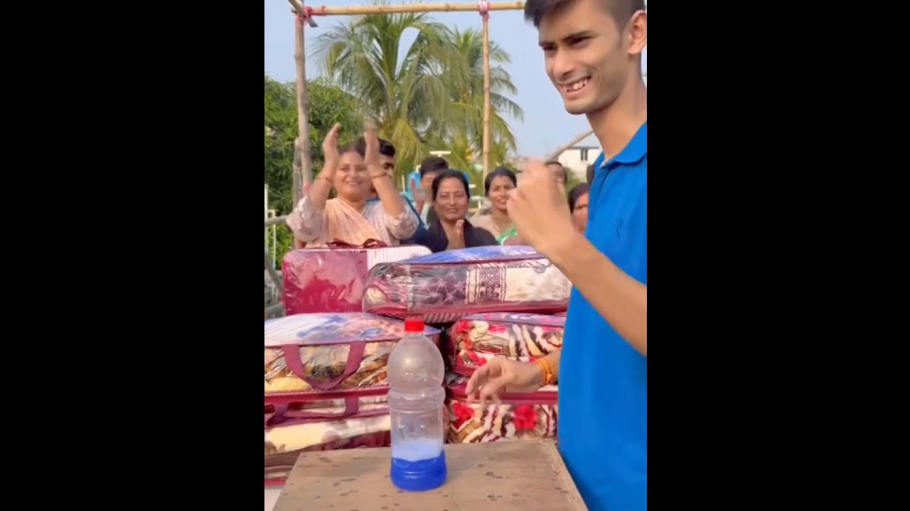 বোতল ফিলিপ করো আর উপহার জিতে নেয় মজা দার খেলায় 