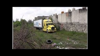 Camión con 157 muertos se paseó por terrenos baldíos en México