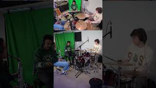 Musicians Create a Retro Synth Groove Instantly