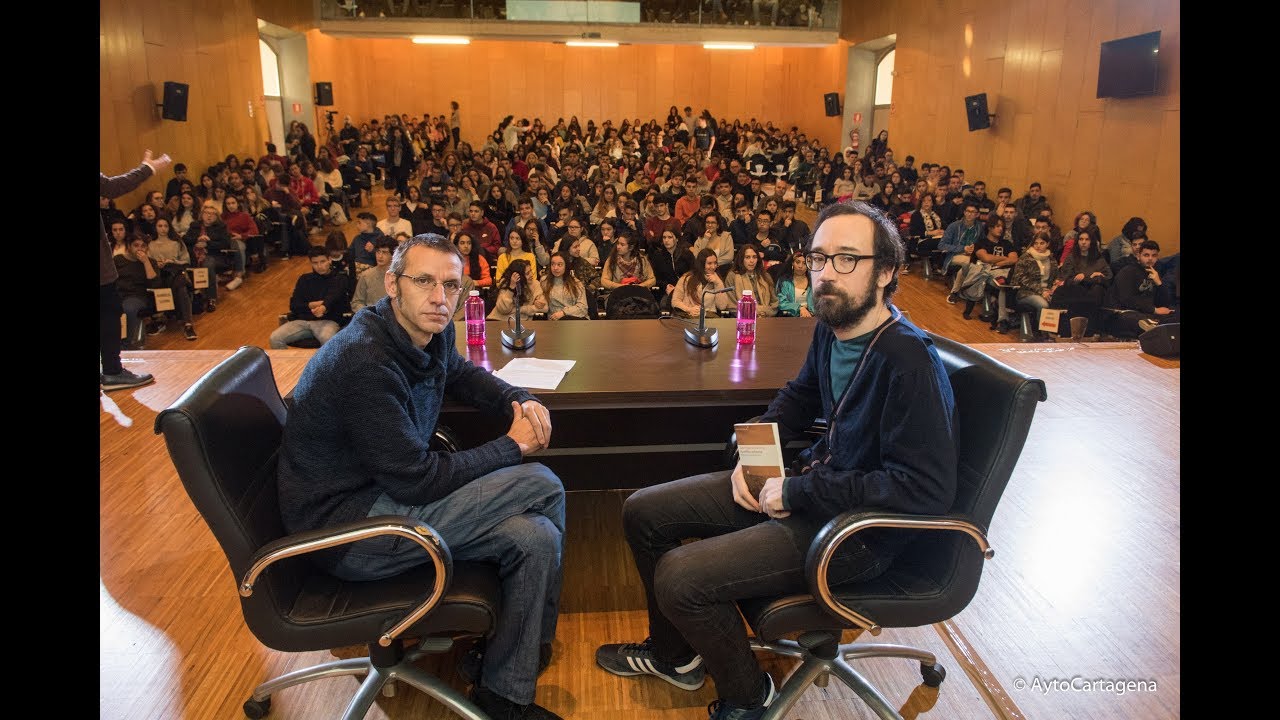 Julio Fajardo, segundo autor del Premio Mandarache, presenta su libro en la UPCT cultural assimilation
