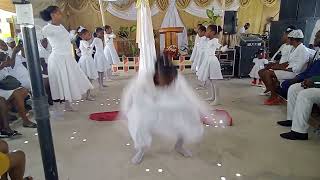 Adoration À Léternel À Léglise De Dieu Des Fleuves Deau Vive