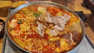 WeEat Chinese Hot Pot - Taiwanese vs Mongolian