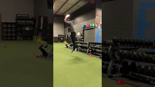 Snap down + vertical jump (r)