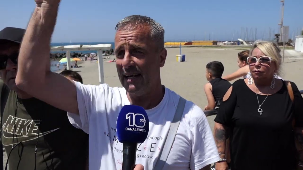 Ostia, fa discutere la spiaggia per cani del lungomare Duca degli Abruzzi - Canale 10