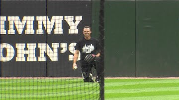 Trayce Thompson spectacular bare-handed catch during batting practice 8-26