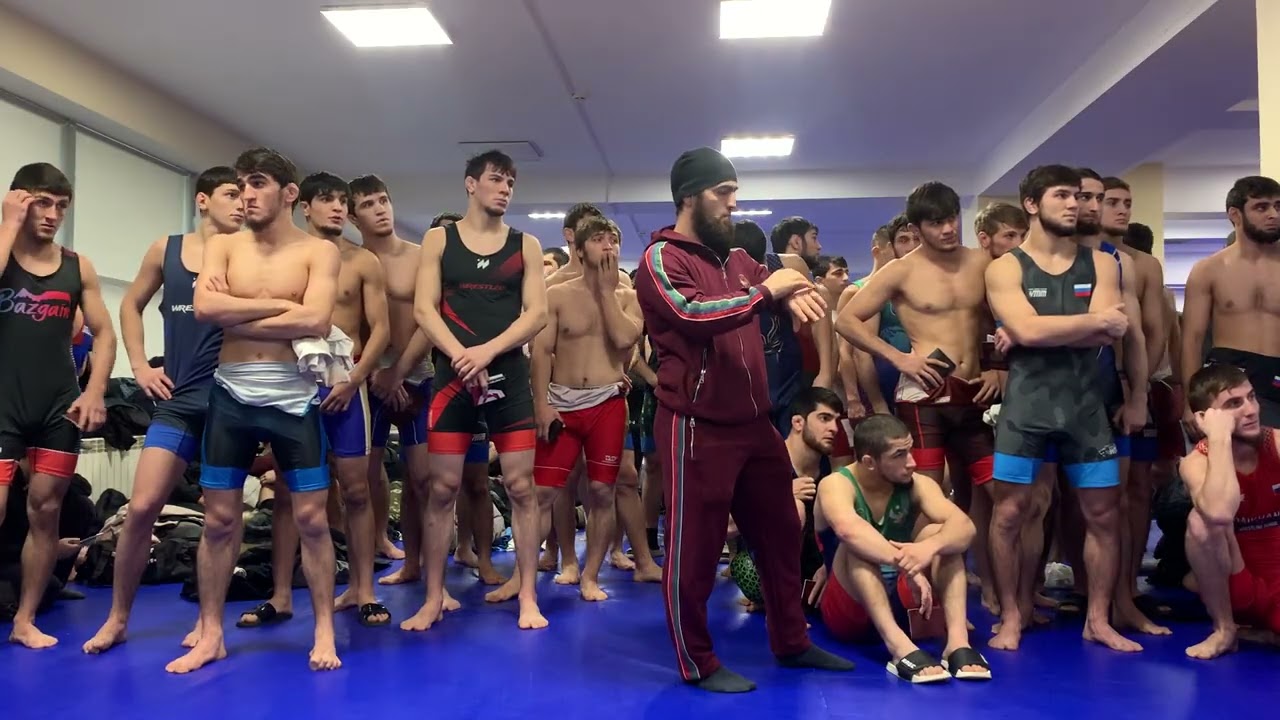 Взвешивание борцов на фестивале спортивной борьбы Дагестана. 24 декабря 2025 г.