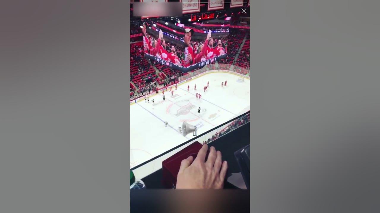 Pressing the old Detroit Red Wings Goal Horn Button 🚨 2017 - 2023 at Little Caesars Arena #redwings