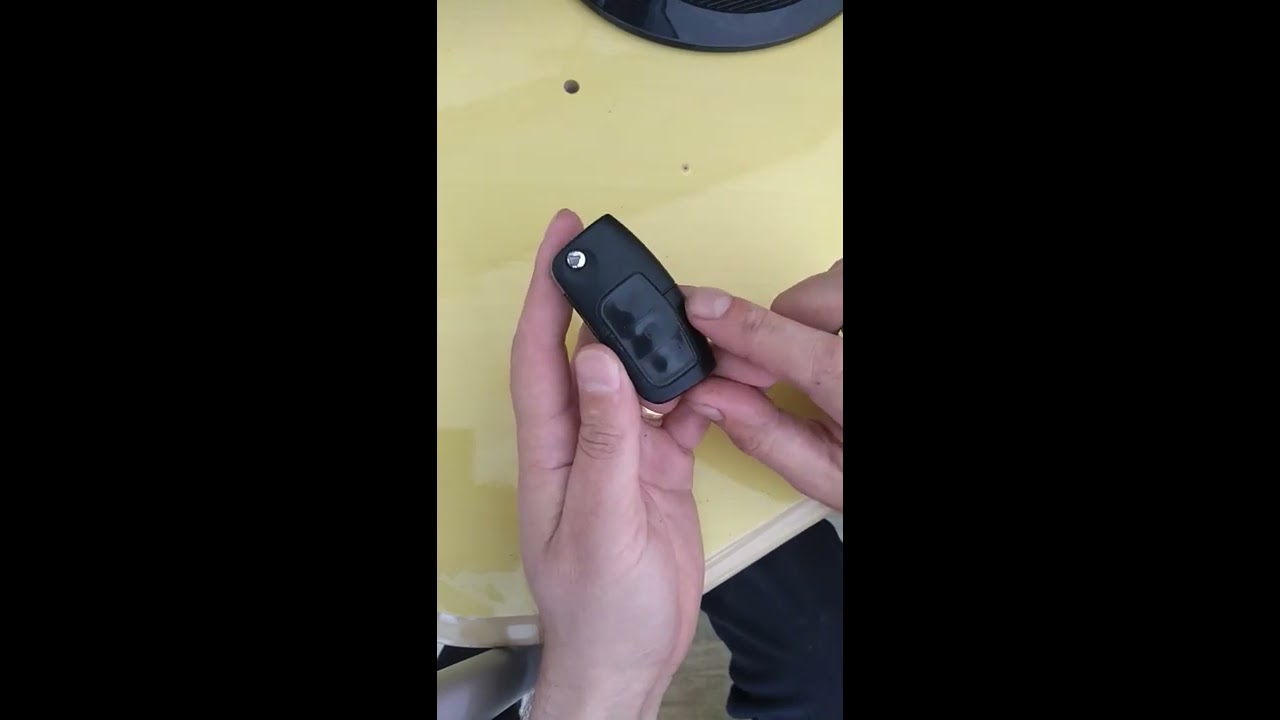 Abrindo porta malas da Ecosport no controle remoto