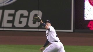 SF@SD: Denorfia robs Panda with running catch
