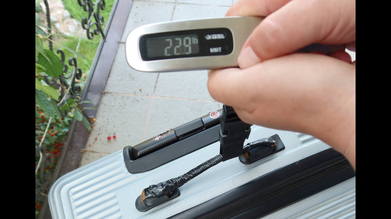 Luggage Scale Silvercrest from Lidl review test. How to fit to Ryanair check-in  bag allowance 20kg 