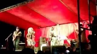 Video voorbeeld van "Kusi Kusun - Uchpa (18º Festival Eco-Rock en los Andes, Cátac, Áncash)"