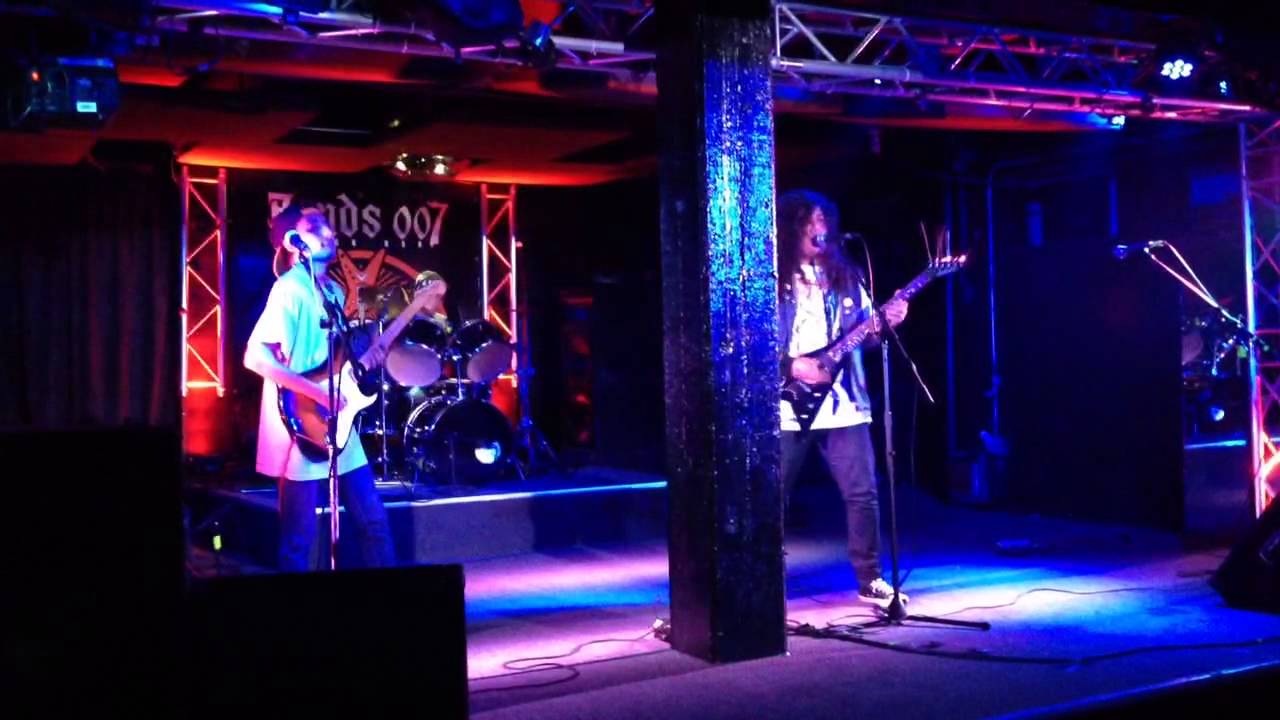 Am I Evil cover LIVE @ Bonds 007 Rock Bar