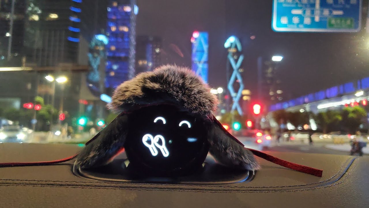 NOMI in cyberpunk land: NIO ES6 tailing a Tesla model 3