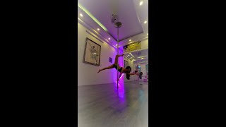 [Pole dance] Lusaint - WICKED GAME - Spinning Pole Combo - Vietnamese Pole Dancing