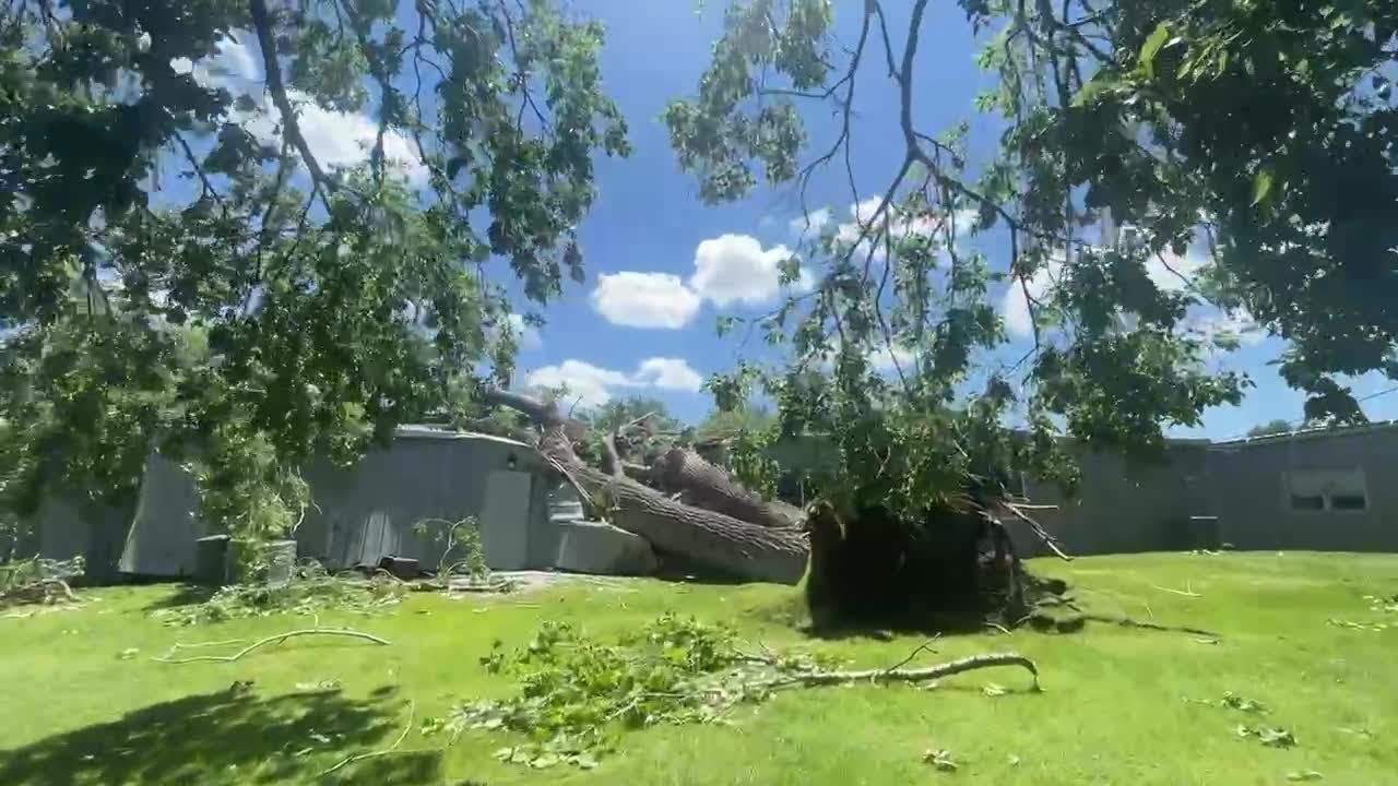 Storm with winds up to 100 mph damages buildings, trees in North Platte ...