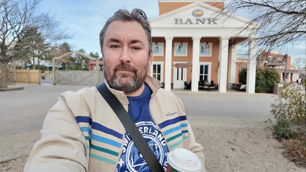 My Final Day At Disneyland Paris - Eating At Walt’s / Favorite Dark Rides & Last Minute Merchandise 