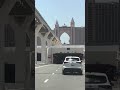 Palm jumairah jo dubai ke samundar ke under bana h