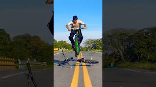 Salto bicicleta 😱#salto #bikeshorts #videoviral