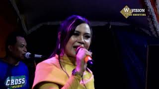 MENCARI  ALASAN  -TIA  AURORA - CROSS MUSIC RELIGI - LIVE JINGGOTAN - KEMBANG