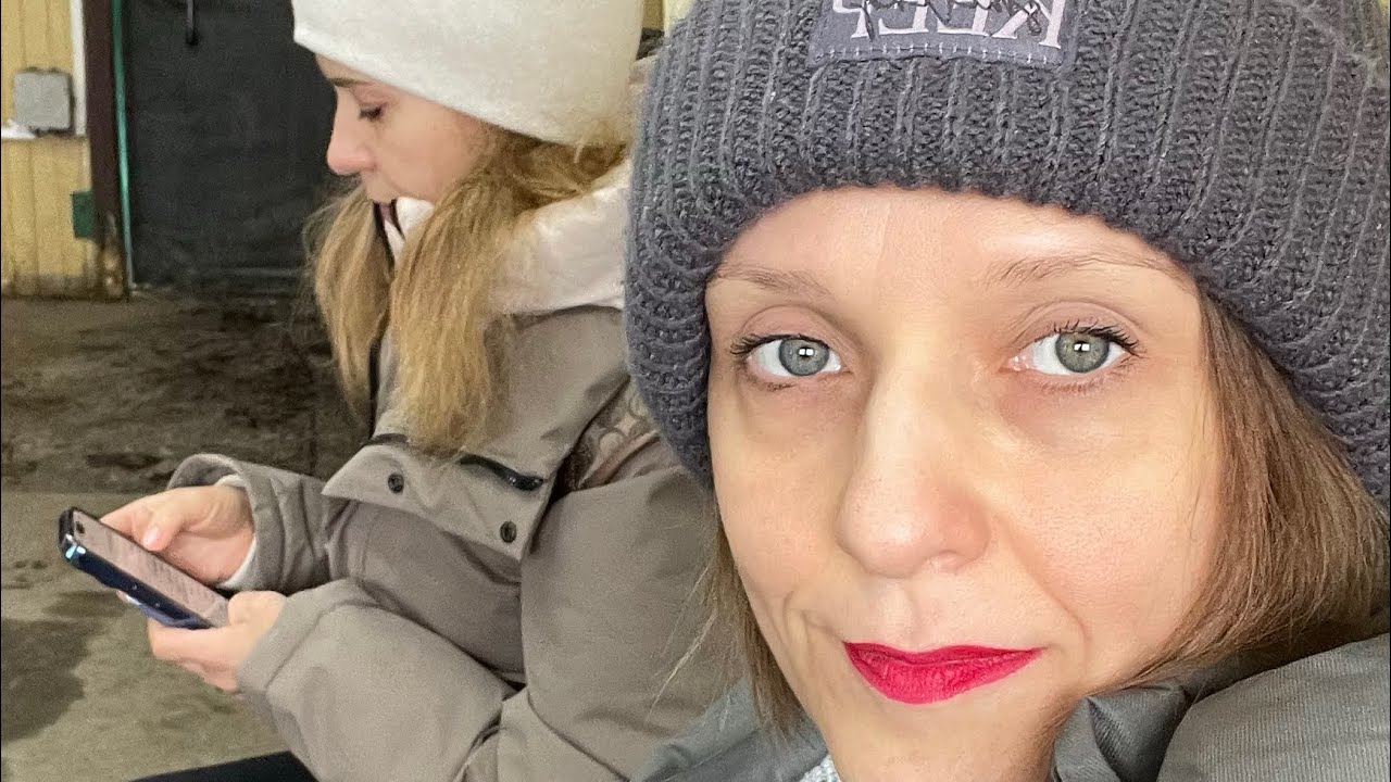 Приехали с Машей в шиномонтаж. Говорим о кино: Тарантино, Ума Турман, Джони Депп 