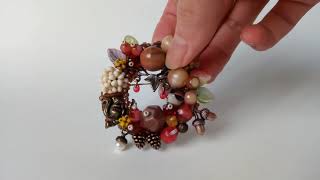 ブローチ「秋の森　子リス物語」のご紹介