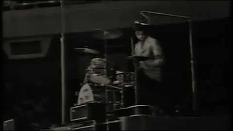 The Beatles - Paperback Writer (Live)