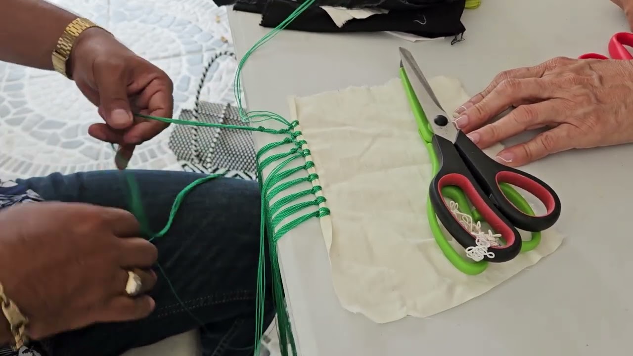 Манильская шаль с бахромой