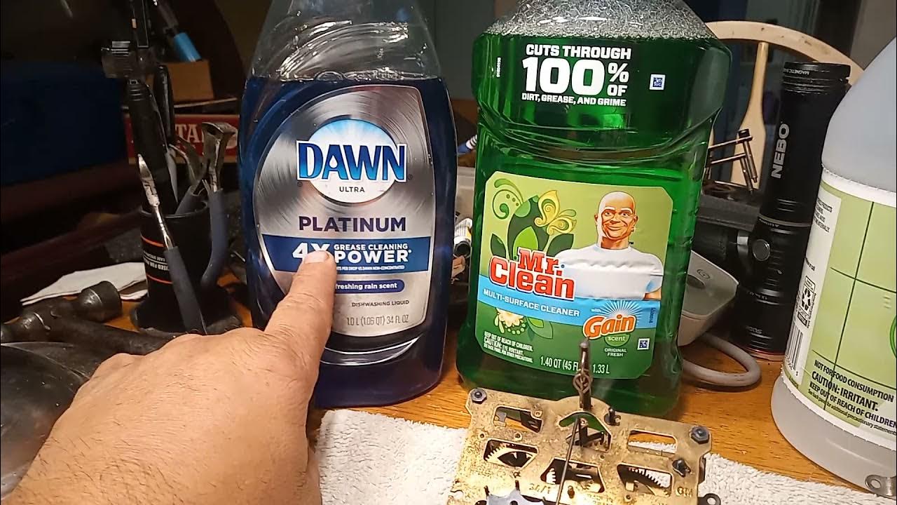 Cleaning clock movements and cuckoo clock movements with a ultrasonic