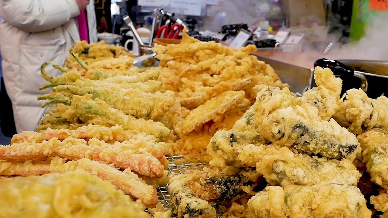 ⁣The most popular street foods in Korea - Fried food, Tteokbokki, Sundae, Kimbap, Fish cake