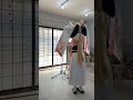 スマホを鏡にしてポーズチェックするのもコスプレイヤーの日課です