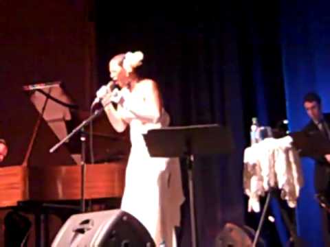 Cheryl Lockett Covers Billie Holiday, Love Me or L...