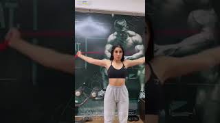 Very Y Disha Patani Workout Video In Black Bikini. Y Bollywood Actress Bikini Workout