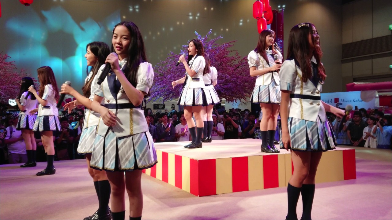 BNK48 - 365 วันกับเครื่องบินกระดาษ - Toyotsu Japan Festival @ Siam Paragon