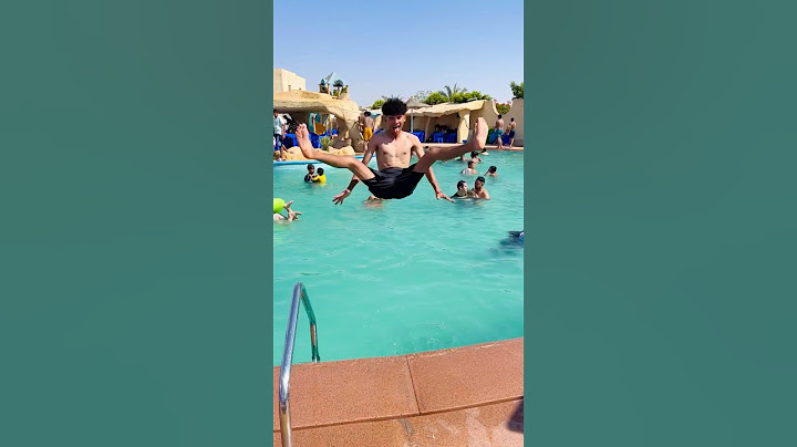 تحدي النط في حمام السباحة😂