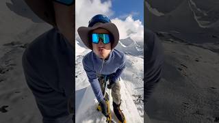 Сходили сегодня на ледник Кхумбу, провели тренировочку  🤙🏼 на высоте 5360 🏔️