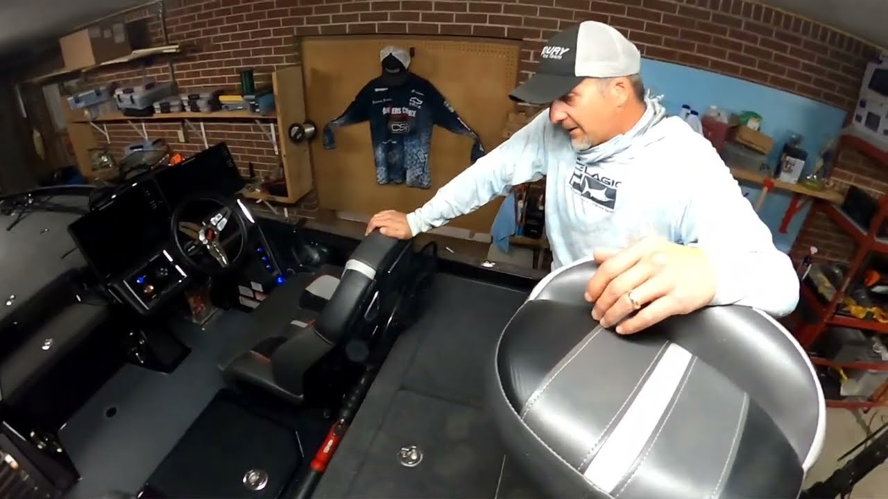 2022 Ranger 520R Boat Walk Through