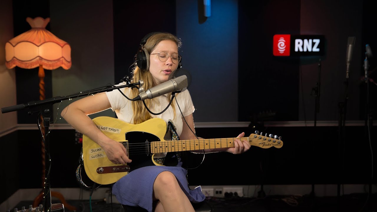 live session recording Julia Jacklin | 'Comfort' live at RNZ