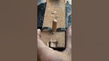 The carpenter’s genius trick to lock a hammer#carpentry #tools #smarttrick #USA