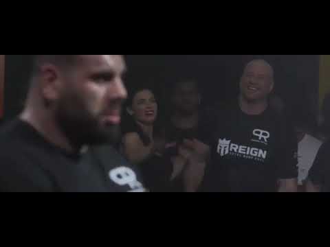 „ქართველი ჰალკი“ დევონ ლარატის ცოლმა გამოიწვია