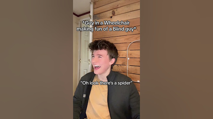 When a wheelchair guy roasts a blind guy 😂.