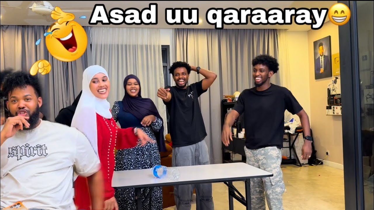 SUAALIHII OO QAC ISKU BADALAY LABO LABO AYAA LOO KALA BAXAY QOSOLKA ADUUNKA🤣