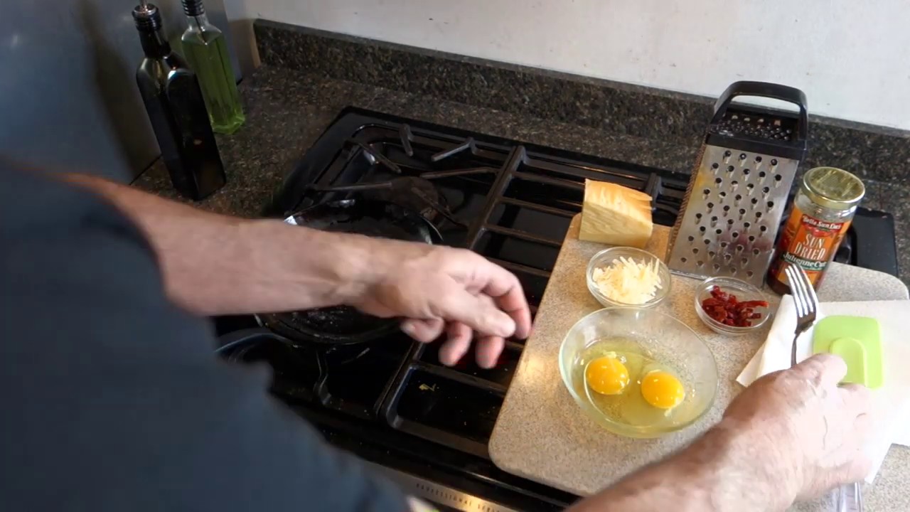 Carbon Steel pan: Omelet No sticking - YouTube