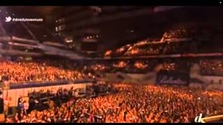 El palacio de deportes de Madrid canta Happy Birthday a Alicia Keys (premios 40 Principales 2013)