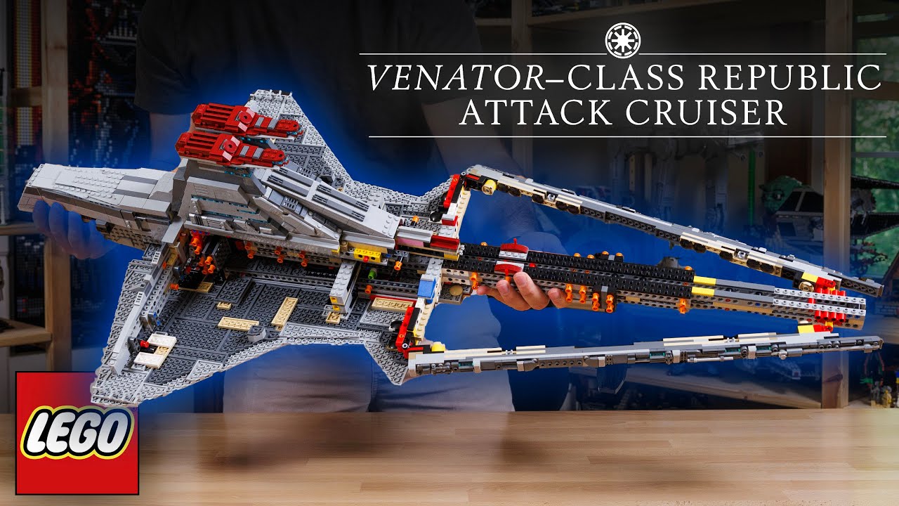 Building the LEGO UCS Venator in 5 minutes! 