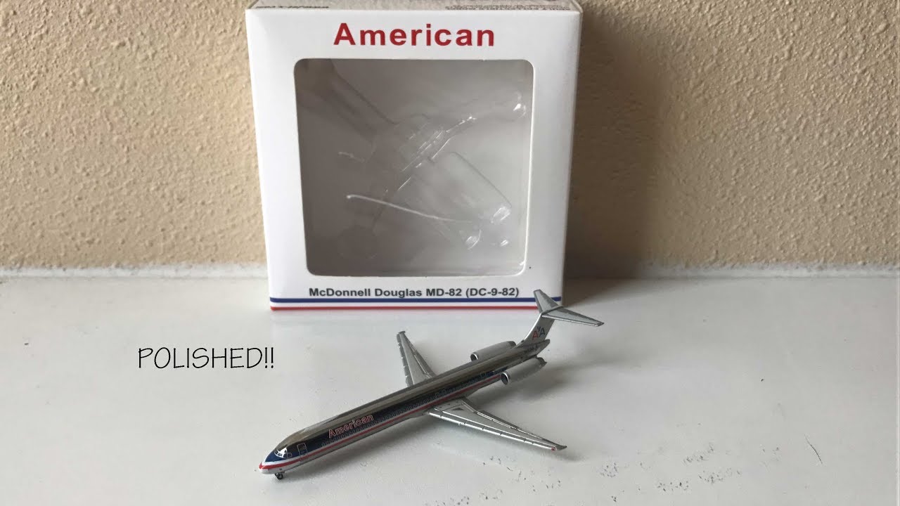 American Airlines MD-82 