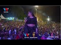 Lulu diva akata viuno vya kitanga  mshabiki walipuka kwa shangwe