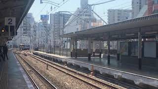 JR神戸駅内の上り線EF510-511号機とコンテナ車を牽引する情景があった。 　　　　2019年2月。